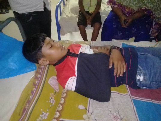 দেবীগঞ্জে দুই পক্ষের মধ্যে মারামারি ও হানাহানি আহত ৪ ।