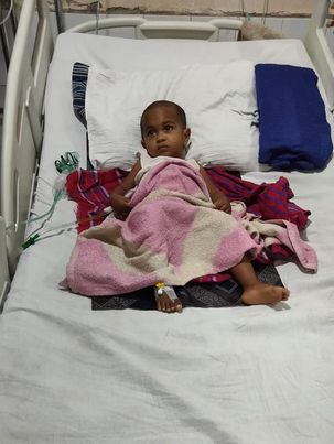 সিলেটের বিছানাকান্দির আফোয়ান, মাত্র ১ বছর ৩ মাস বয়স খেলা করার সময় এই পেরেক গিলে ফেলে।