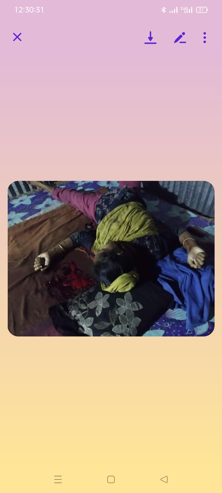 ভোলায় ৪ মাসের অন্তঃসত্ত্বা এক নারীকে গলা কেটে হত্যা করেছে দুর্বৃত্তরা।