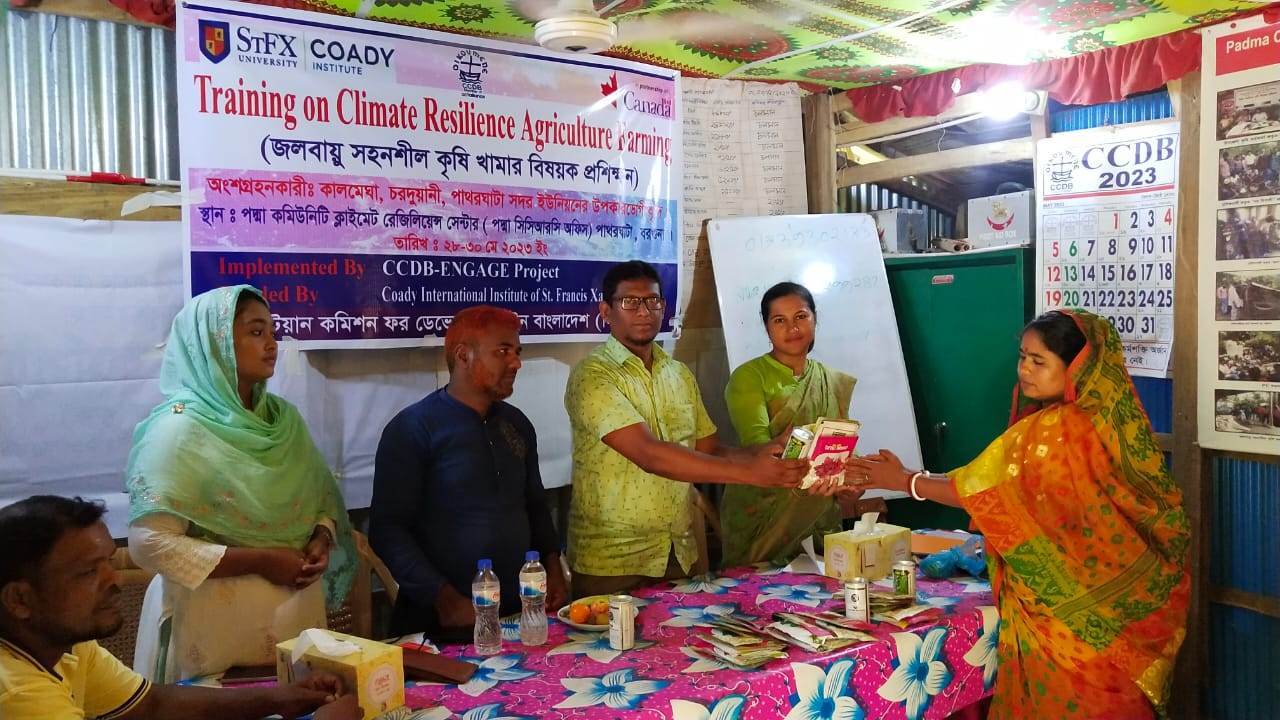 অর্ধশত নারী কৃষককে জলবায়ু সহনশীল কৃষি উন্নয়ন বিষয়ক প্রশিণ