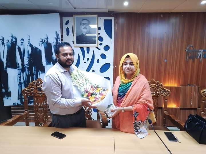 পাইকগাছায় নবাগত এসিল্যান্ড আফরোজ শাহীন খসরু'র যোগদান