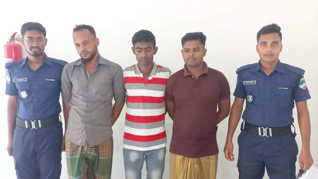 নড়াইল জেলা পুলিশের তৎপরতায় চোরাই মালামালসহ ৩ জন আসামী গ্রেফতার। 