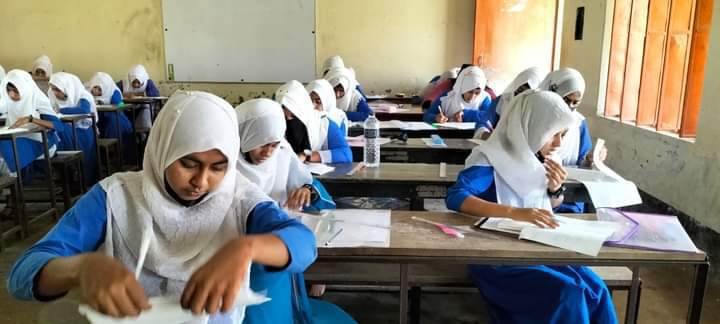 বাগআঁচড়ায় শান্তিপূর্ণ ভাবে শুরু এসএসসি পরীক্ষা 
