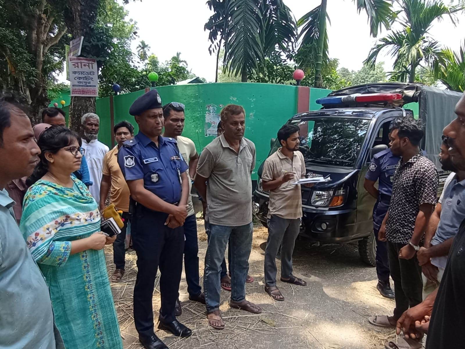 বদলে গেছে আদিতমারী উপজেলার দৃশ্যপট, আতংকে  অপরাধী চক্র, আলোচনার শীর্ষে ওসি মোজাম্মেল হক  অভিযান চলমান!!! 