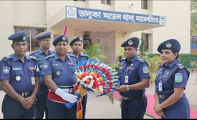 জেলা পুলিশ সুপারের ভালুকা থানা পরিদর্শন।