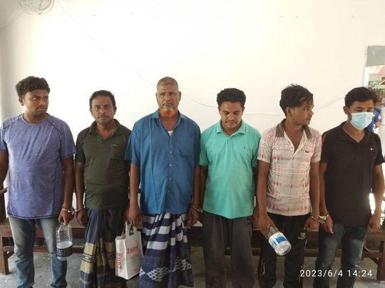 পাইকগাছায় ইয়াবা ব্যবসায়ী'সহ অন্যান্য মামলায় আটক- ৬