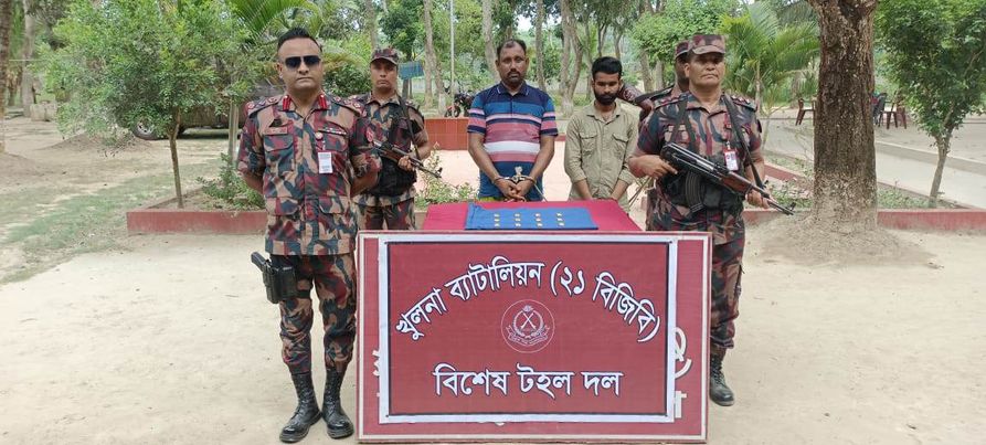 শার্শা সীমান্তে কোটি টাকার স্বর্ণ সহ দু পাচারকারী আটক 