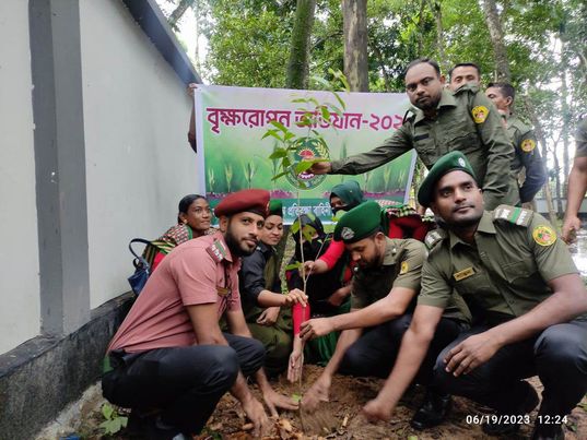 শ্রীমঙ্গল আনসার ও ভিডিপির বৃক্ষরোপণ অভিযান