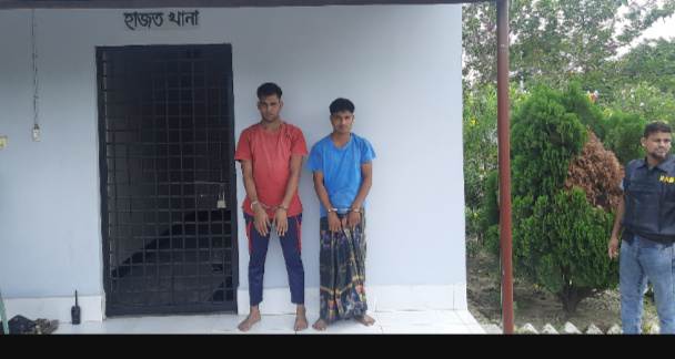 চাঁপাইনবাবগঞ্জে হ্যান্ডকাপ সহ পালানো আসামি গ্রেফতার