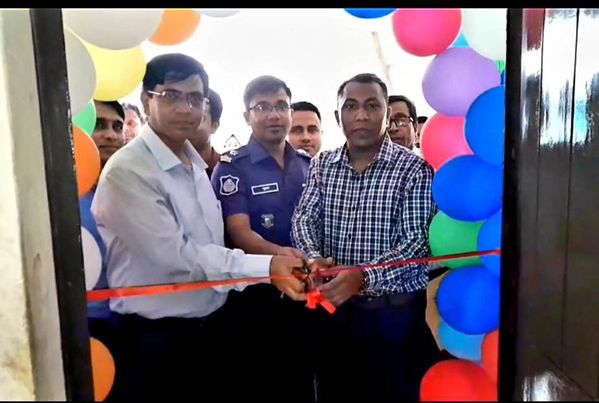'আদর্শ বালিকা উচ্চ বিদ্যালয় ফরিদপুর এ সততা ষ্টোর এর উদ্বোধন'