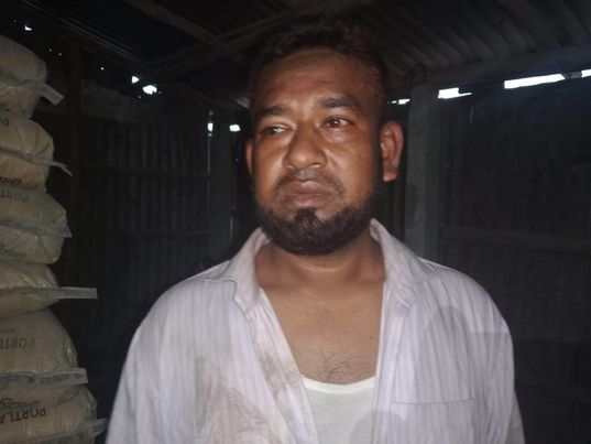 শেরপুরে ডিবি পরিচয়ে এক ব‍্যক্তিকে মাইক্রোবাসে তুলে নেওয়ার সময় আটক ১ জন।