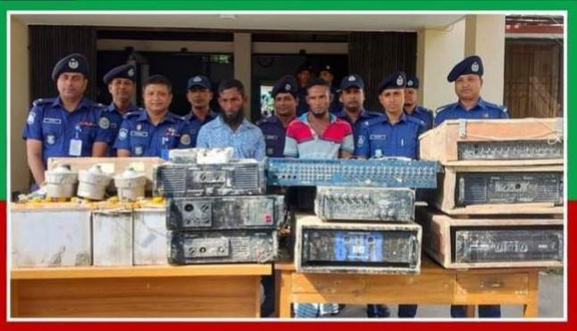 গুমের ৭ দিন পর পটুয়াখালীতে ৫ ফুট মাটির নিচ থেকে লবণ মাখা অবস্থায় পলিথিনে মোড়ানো শিশু রাতুলের মরদেহ উদ্ধার করেছে পুলিশ। 