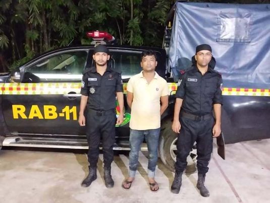 নোয়াখালীর চাটখিলে যুবলীগ নেতাকে গলা কেটে হত্যা, ইয়াবাসহ প্রধান আসামি গ্রেফতার---