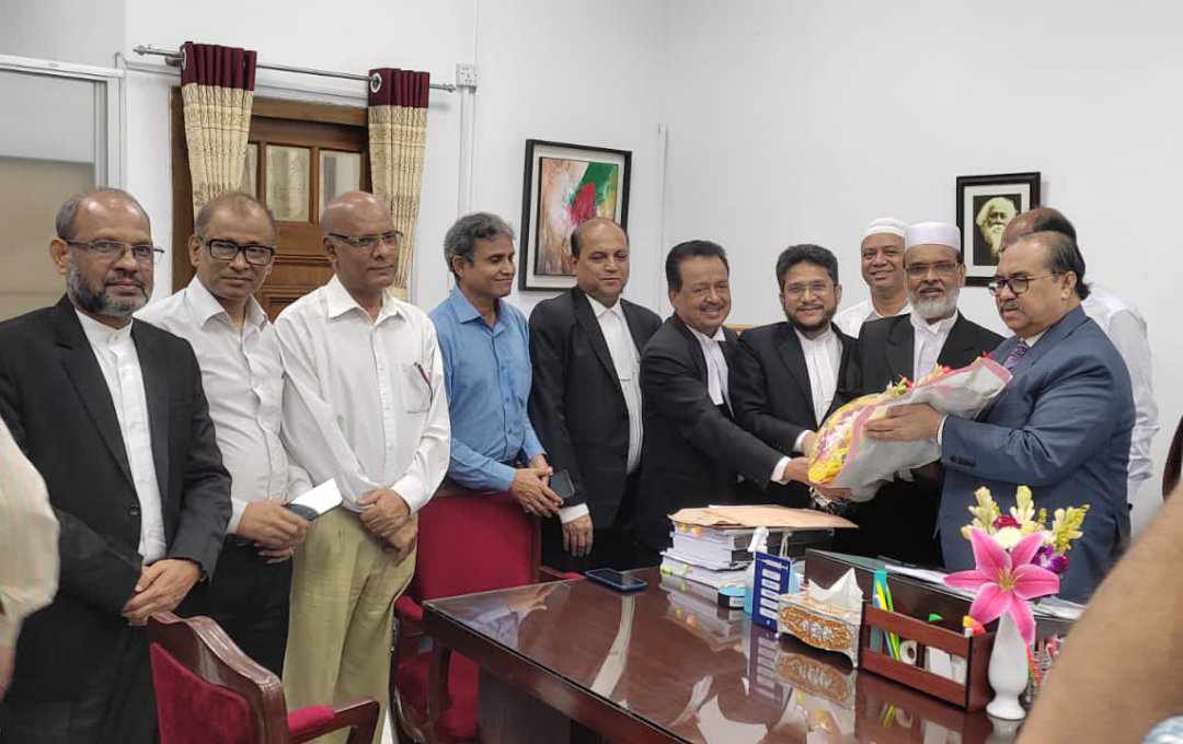 নব নিযুক্ত মাননীয় প্রধান বিচারপতি ওবায়দুল হাসান মহোদয়'কে ফুলেল শুভেচ্ছা