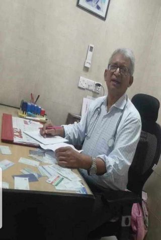 ঈশ্বরদী ষ্টেশন রোডের ভূয়া হাতুড়ে ডাক্তার বাচ্চুর অজানা তথ্য ফাঁস। 