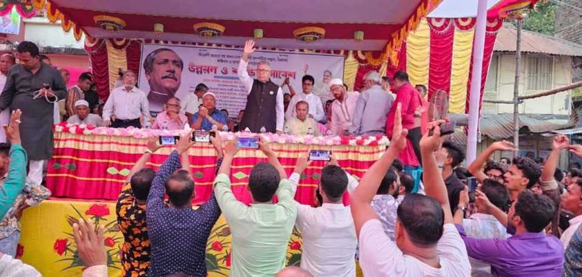 দেশের উন্নয়ন ও শান্তি চাইলে শেখ হাসিনায় আস্থা রাখুন- এস এম শাহজাদা। 