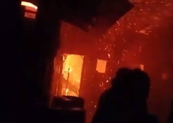 গাছায় টেক্সটাইল গোডাউনে অগ্নিকাণ্ড: ফায়ার সার্ভিসের ছয়টি ইউনিটের চেষ্টায় আগুন নিয়ন্ত্রণে