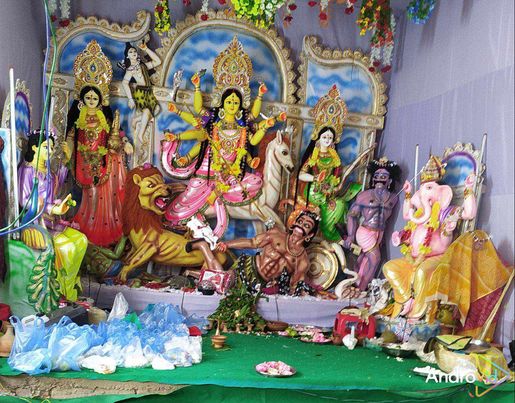 শারদীয় দুর্গাপূজা উপলক্ষে মন্ডপে উৎসব।