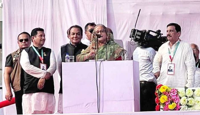 আওয়ামী লীগ ক্ষমতায় থাকলে ফরিদপুরে বিশ্ববিদ্যালয় করে দিব শেখ হাসিনা।