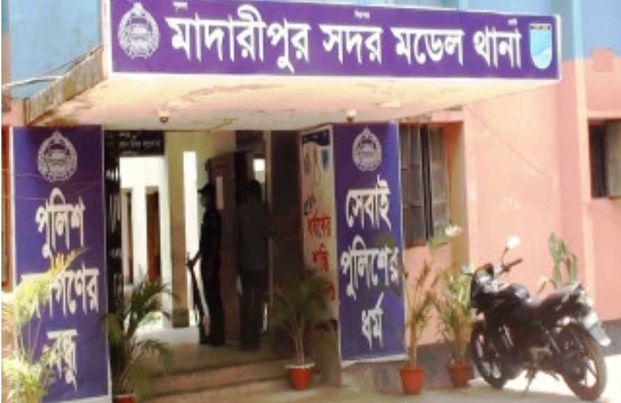মাদারীপুরে কলেজ ক্যাম্পাস থেকে শিবির সন্দেহে আটক- ৩