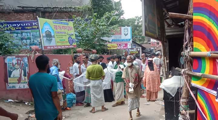 ত্রিশালে অবৈধ্য কারেন্টের জালের বাজারে আগুন, -অতিবৃষ্টির এক সপ্তাহ পরেও চারগুণ বেশি দামে বিক্রি!