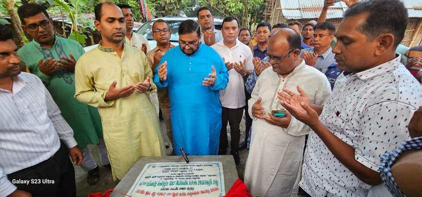 ঠাকুরগাঁওয়ে স্কুলের ভবন ও রাস্তা নির্মাণ কাজের উদ্বোধন করলেন ----এমপি দবিরুল