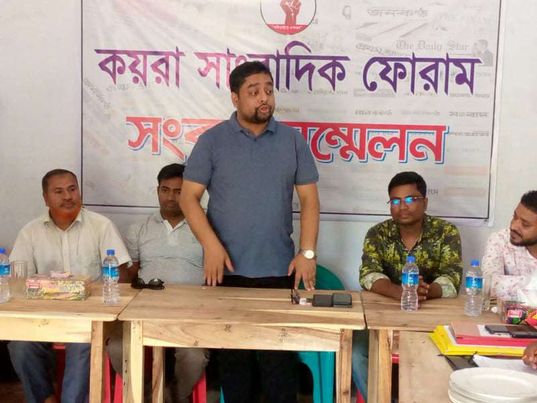 কয়রায় কেন্দ্রীয় আ.লীগ নেতা মামুনের মতবিনিময় 