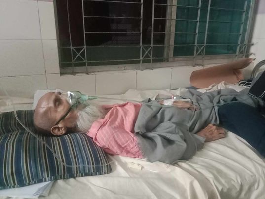 জাতির শ্রেষ্ঠ সন্তান ব্রেইন স্টোক করেছে 