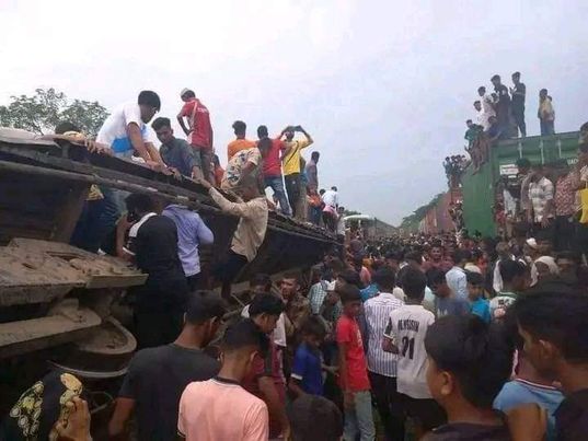 ভৈরবের আলোচিত ভয়াবহ ট্রেন দুর্ঘটনায় নান্দাইলের পাঁচজন নিহত। 