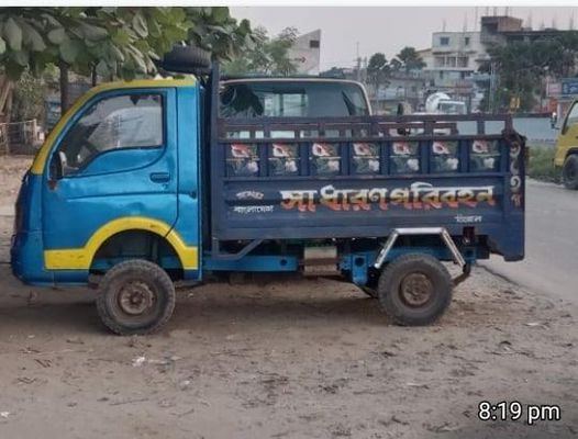 রাতের আঁধারে গাড়ি চুরি. 
