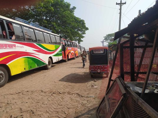 অগ্নি সন্ত্রাসীদের ধরিয়ে দিলে নগদ হাজার টাকা অর্থ পুরস্কার। 