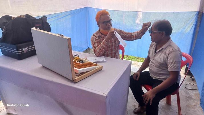 উদ্দীপন পল্লী কর্মসহায়ক ফাউন্ডেশ‌নের অর্থায়‌নে সম্পূর্ণ বিনামূ‌ল্যে বি‌শেষ চক্ষু চিকিৎসা প্রদান।