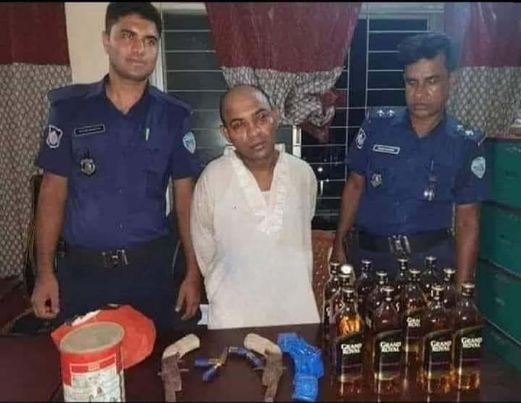 এই কুলাঙ্গার মাদক ব্যবসায়ী ফরিদুল মোস্তফার আসল পরিচয় 