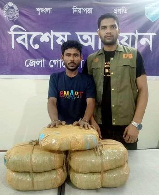 কুমিল্লা জেলা ডিবি কর্তৃক ১০ (দশ) কেজি গাঁজা সহ আটক এক 