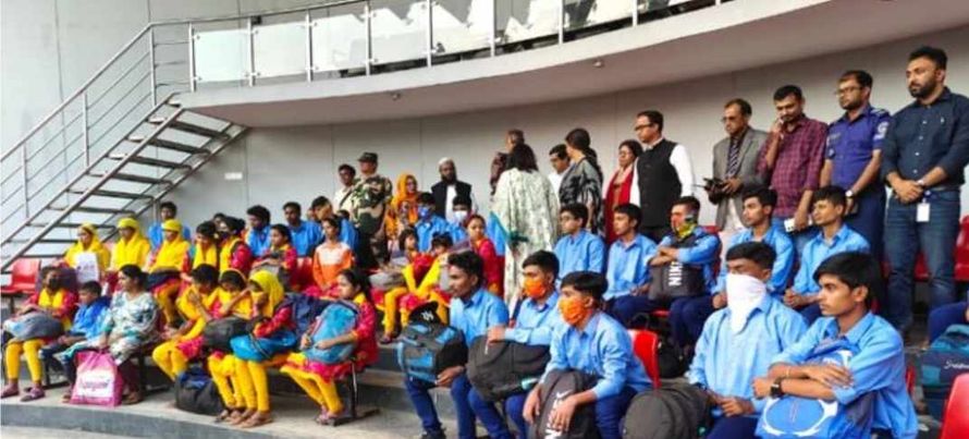 অবৈধ পথে ভারতে পাচার হওয়া ৪২ বাংলাদেশীকে হস্তান্তর 