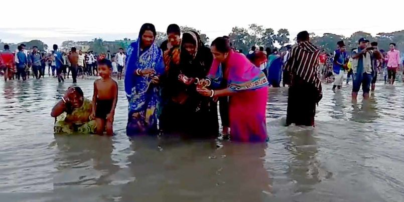 বিভিন্ন ঘাটে‌ পালিত হল শ্রীকৃষ্ণর পূজা, ও রাসলীলা উৎসব।