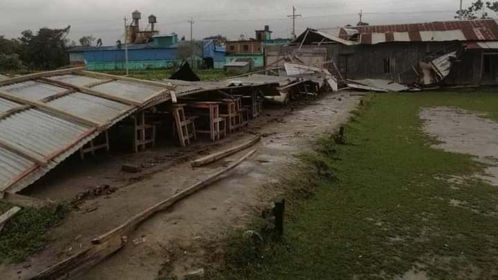 ঘূর্ণিঝড় মিধিলি : নোয়াখালীতে ১১২৫ ঘরবাড়ি বিধ্বস্ত--