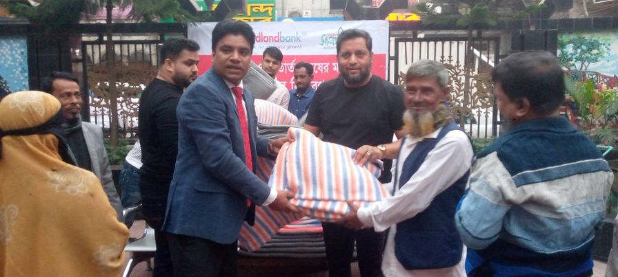 মাধবদীতে মিডল্যান্ড ব্যাংকের সিএসআর প্রোগ্রামের অধীনে কম্বল বিতরণ 