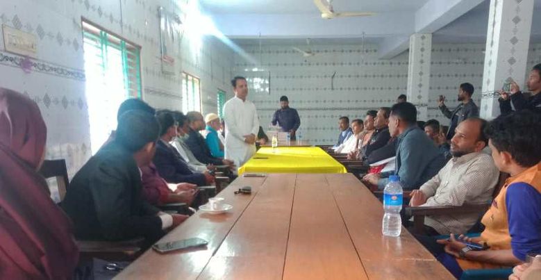 কয়রায় আইনজীবীদের সাথে ব্যারিস্টার নেওয়াজ মোরশেদের মতবিনিময়