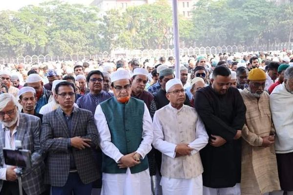 কুমিল্লা সিটি মেয়র রিফাতের জানাজায় মানুষের ঢল।