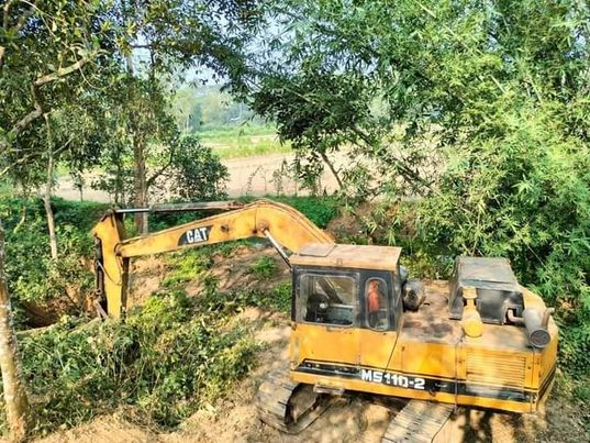  মিরসরাইয়ে সড়কের পাশের মাটি কেটে অবৈধভাবে ছরা ভরাটের দায়ে জোরারগঞ্জ ইউনিয়ন আওয়ামী লীগের সাবেক সভাপতি নিজাম উদ্দিনকে ভ্রাম্যমাণ আদালতের মাধ্যমে ২ লাখ টাকা জরিমানা করা হয়েছে।