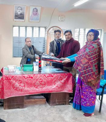 হাবিলাসদ্বীপ বালিকা বিদ্যালয়ে ক্রীড়া সামগ্রী প্রদান করলেন অনির্বাণ চৌধুরী টুটুল।
