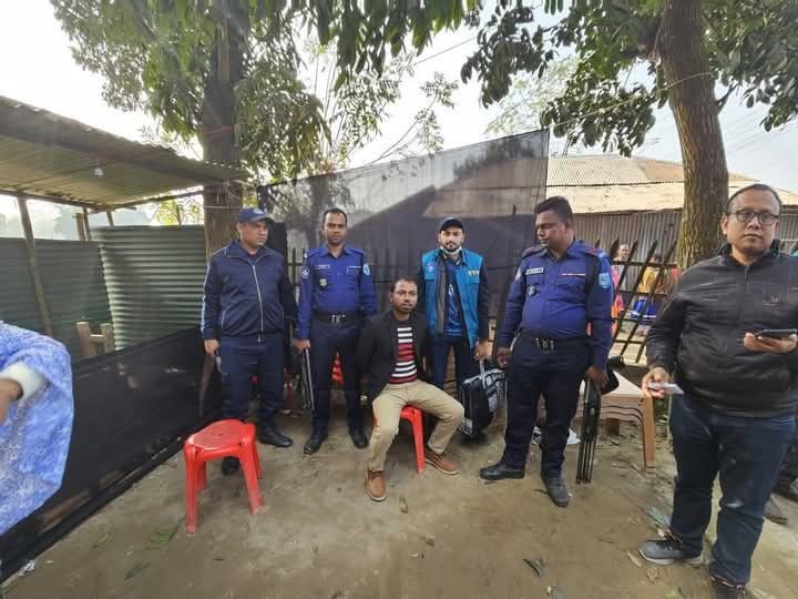 ঘুসসহ ঠাকুরগাঁও পাসপোর্ট অফিসের কর্মচারী দুদকের হাতে গ্রেফতার