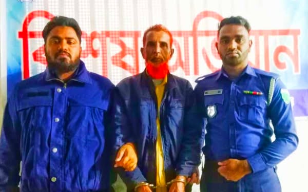 ছাতকে থানা পুলিশের অভিযানে সাবেক এমপির পিএস মোশাহিদ আলীর ভাই গ্রেফতার।