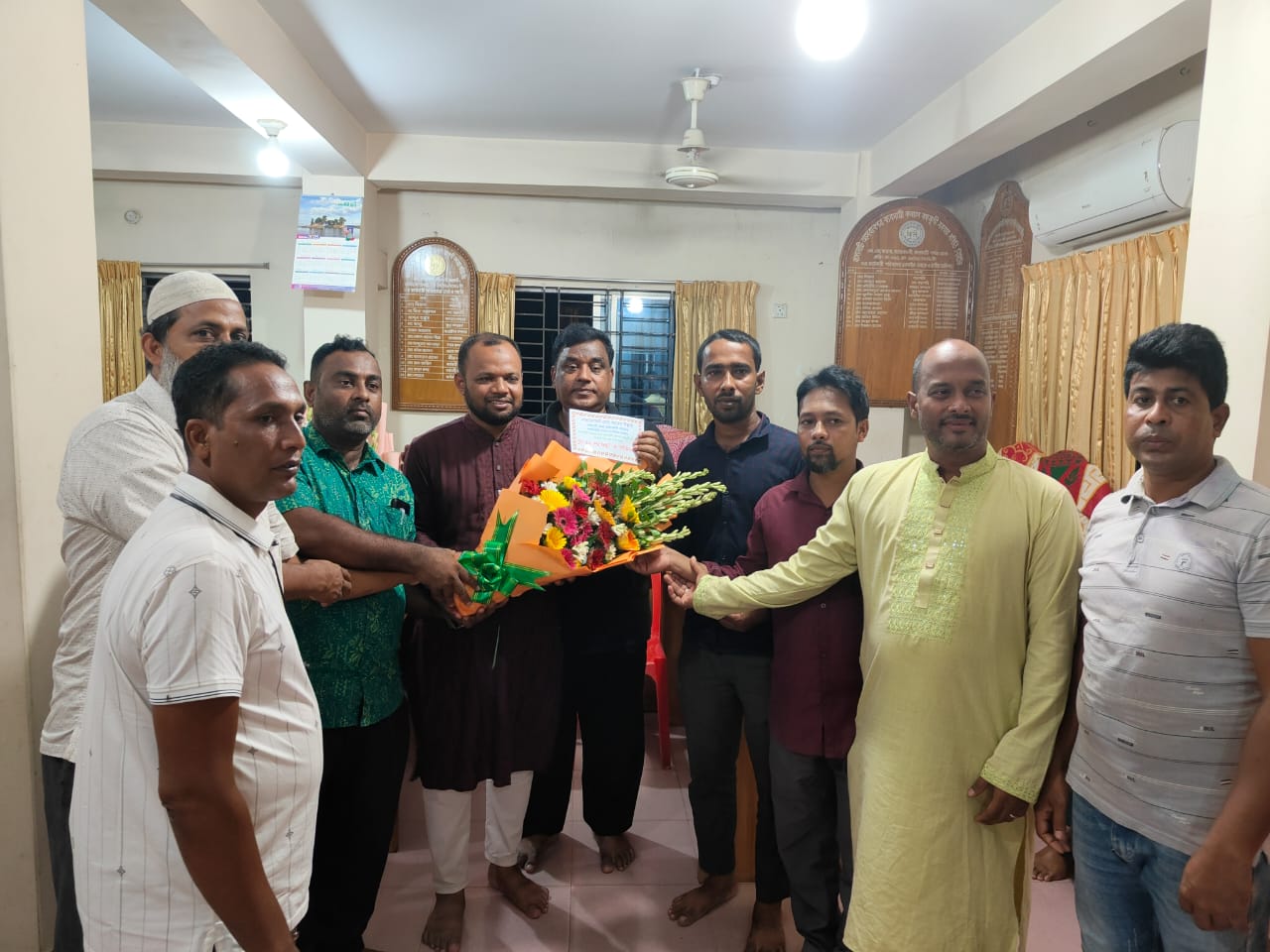 রাংগামাটি আসবাবপত্র ব্যবসায়ী কল্যাণ  বহুমূখী সমবায় সমিতি লিঃ এর পক্ষ ফুলেল শুভেচছা ও অভিনন্দন। 