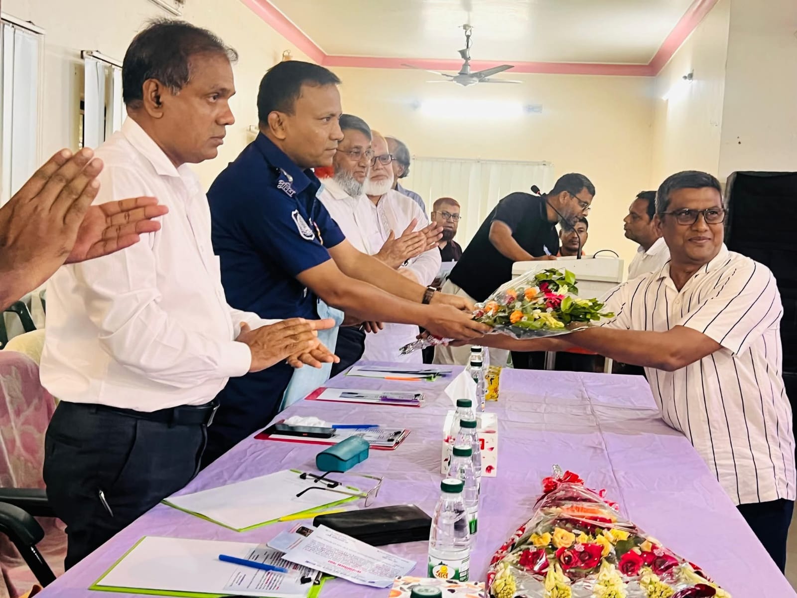 দিনাজপুর চেম্বারের আয়োজনে ধূমপান ও তামাকজাত দ্রব্য ব্যবহার এবং মাদকদ্রব্য নিয়ন্ত্রণ বিষয়ক ব্যবসায়ীবৃন্দের সাথে মত বিনিময় সভা অনুষ্ঠিত। 
