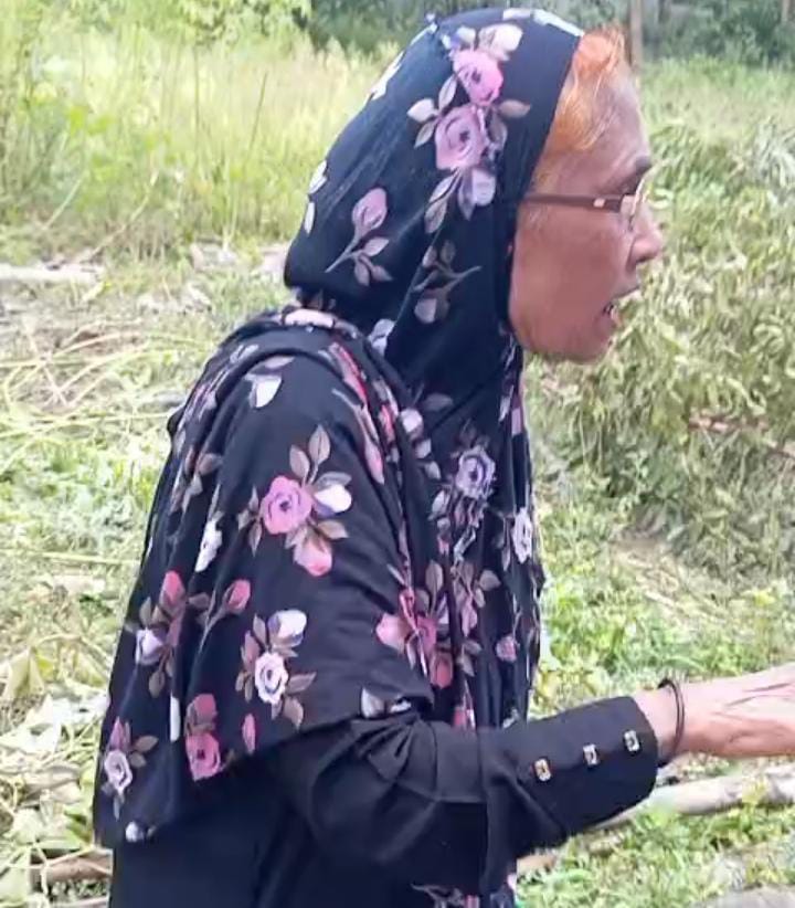 সাজাপ্রাপ্ত আসামি সেলিম কোথায়? মায়ের ছত্রছায়ায় সন্ত্রাসী কর্মকাণ্ডের অভিযোগ  জমি দখল ও চাঁদা দাবির অভিযোগ, গাছ কাটার পর প্রাণনাশের হুমকির অভিযোগ