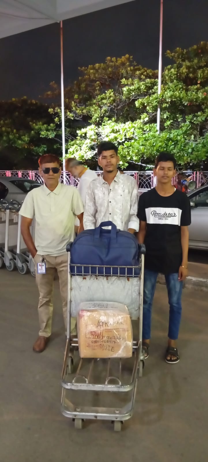 কুয়েতে পাড়ি জমালেন ছোট ভাই সাকিব