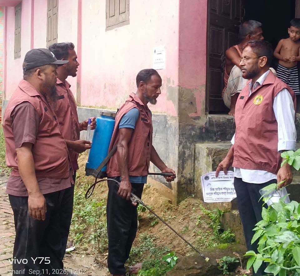 দীঘিনালায় হিল ভিডিপি সদস্যদের অর্থায়নে ওষুধ বিতরণ ও ডেঙ্গু প্রতিরোধে পরিচ্ছন্নতা অভিযান
