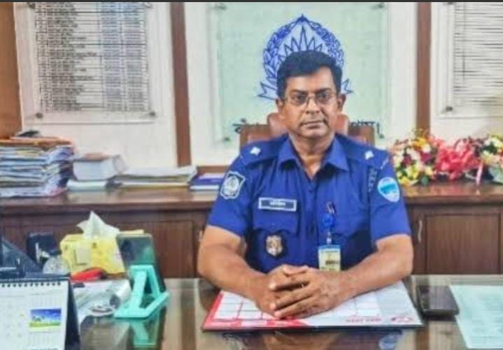 বাঁশখালী একজন দক্ষ ও সাহসী পুলিশ কর্মকর্তা পেয়েছে ওসি রবিউল হকের মাদকবিরোধী তৎপরতায় বৈলছড়িতে স্বস্তি, প্রশংসা স্থানীয়দের